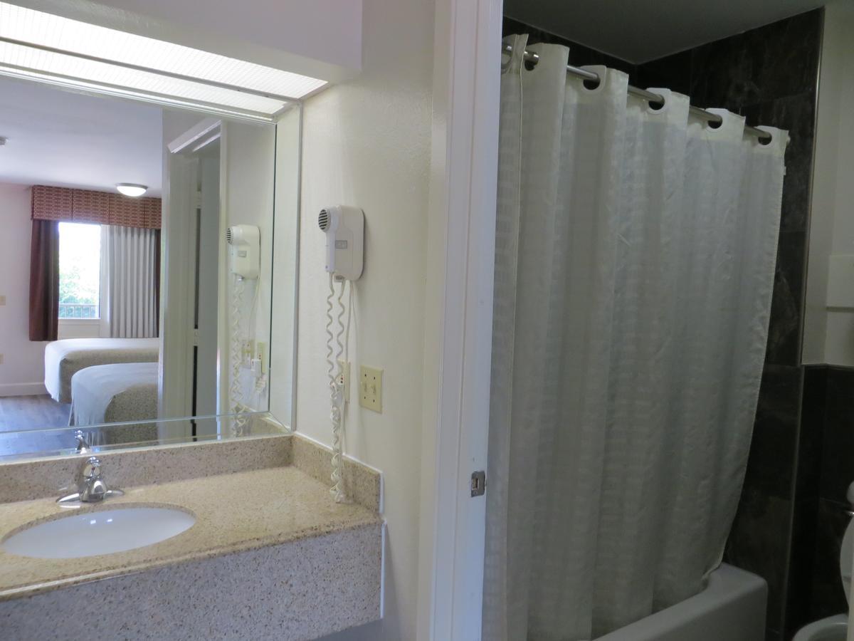 هيوستن Palace Inn South Wayside المظهر الخارجي الصورة